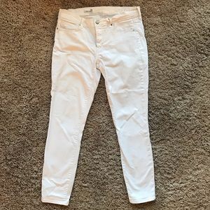 Gap White Mid-Rise Legging Jean